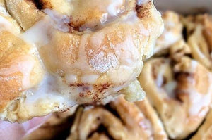 Recipe: Vegan Salted Caramel Macchiato Cinnamon Rolls - Eat Your Coffee